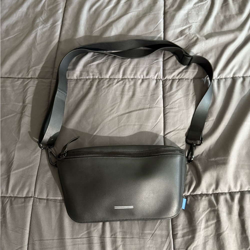 Uri Minkoff Black Crossbody Bag Sleek Modern Design